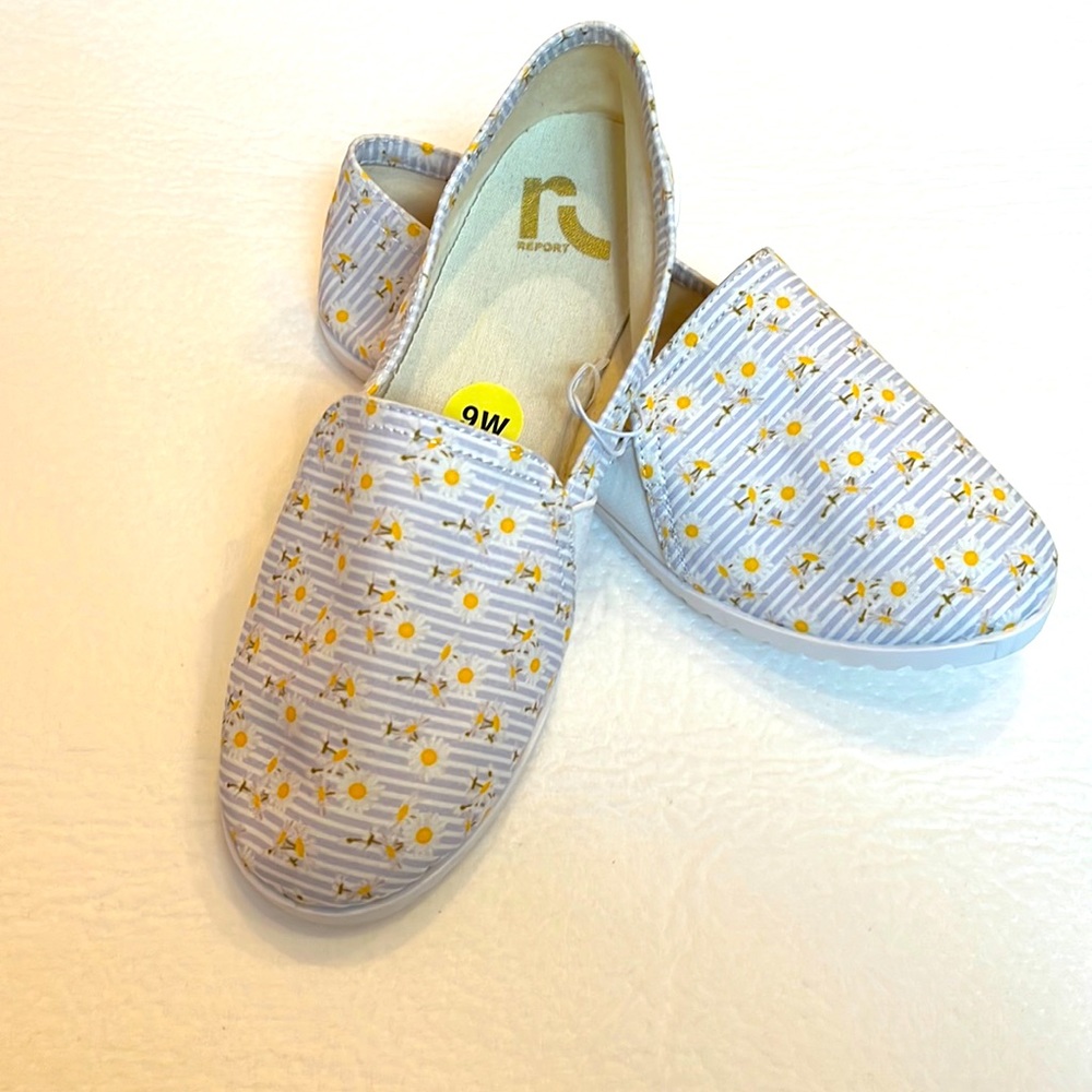Report Brand New Flats. Size 9 Wide Width 🌸